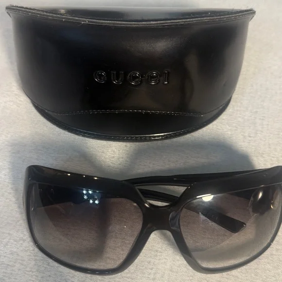 Authentic Gucci Sunglasses with Case - Picture 5 of 5